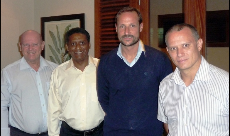 VP Faure, Minister Adam and Minister St Ange with HRH Crown Prince Haakon Magnus at the airport on Sunday