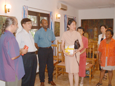 Seychelles-Chine-La délégation chinoise visite la Maison des Arts