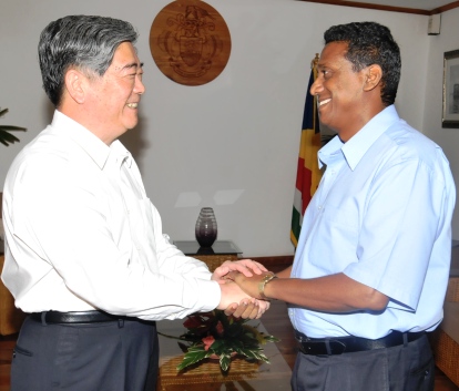 Chinese vice-minister for health calls on VP Faure