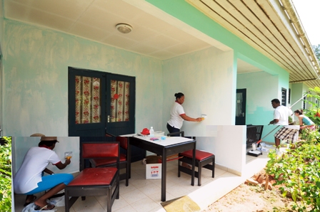 UniSey staff and students ‘brighten up’ elderly’s home