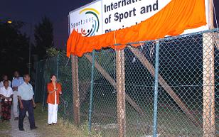 2005: International Year of 'Sports and Physical Education'-Minister Pool unveils billboard ahead of Sunday’s manifestation