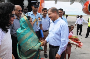 President Michel warmly welcomes President Patil