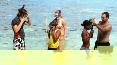Students learning how to snorkel