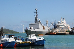 La frégate légère furtive Surcouf au Port Victoria
