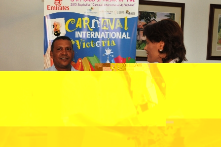 Reliance Insurance Broker supports carnival 