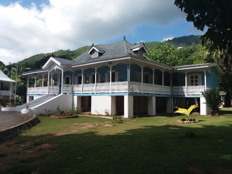 Another view of the splendid house