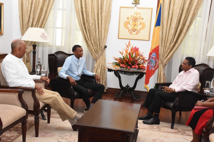 President Faure meets future seafarer Eddie Barbé