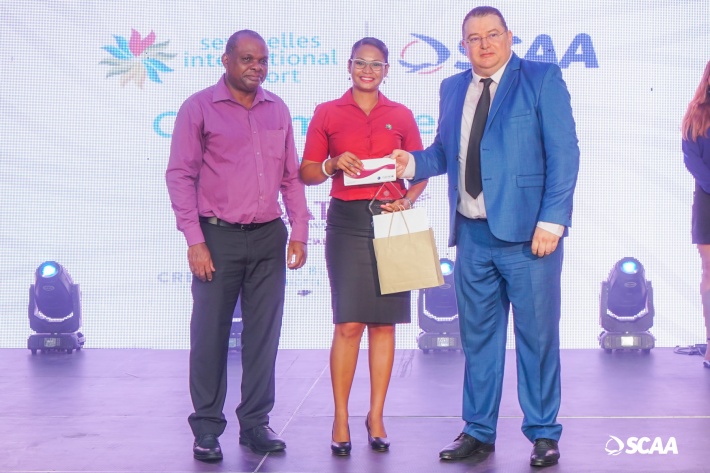 Customer service staff and Air Seychelles clinch airport’s best customer service award