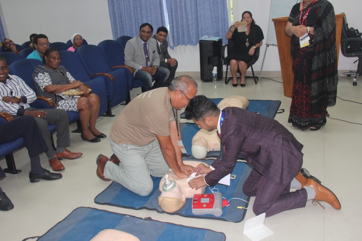 Health professionals receive training on how to deal with cardiac arrest