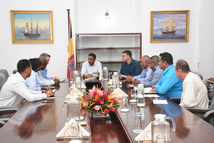 L’Association des Entrepreneurs de Praslin rencontre le Président Faure