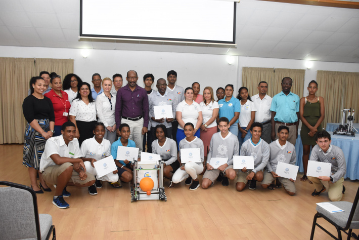 Nisti rewards robotics students