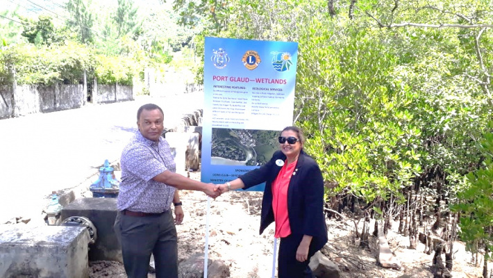 Lions Club and MEECC unveil information signboards at Port Glaud wetlands