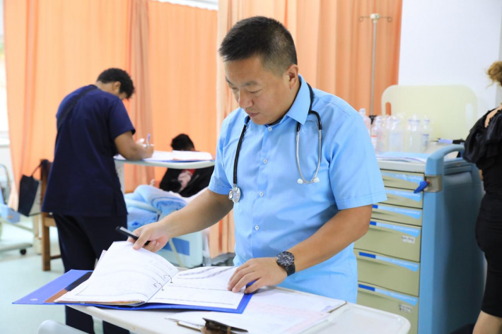 Coronavirus epidemic: Interview with Chinese medal team leader, Dr Li Zhiyuan