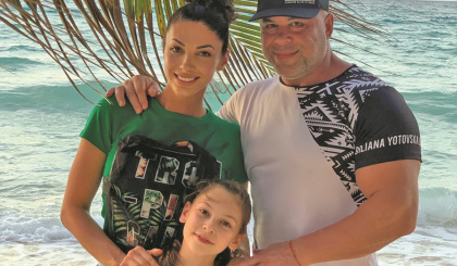 World renowned fitness couple holidaying in Seychelles
