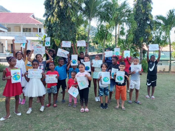 Bahá’ís in Seychelles celebrate the ‘Twin Birthdays’