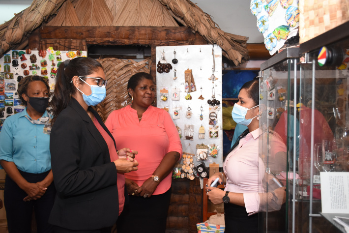 Minister Devika Vidot visits SIB and Esa