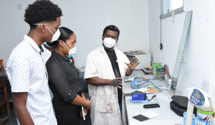 Global Enterprise Week ‒ Run a business for a day     Students learn how to manage a business