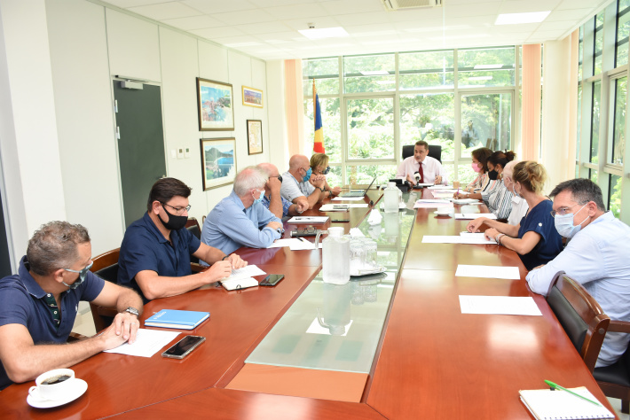 Foreign Affairs and Tourism Sylvestre Radegonde meets SHTA team