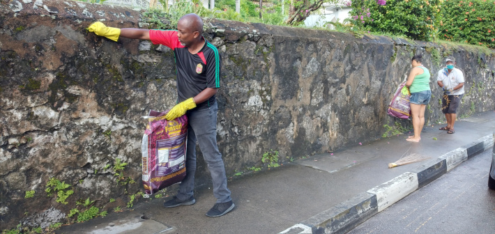 Good turn-out for Victoria clean-up
