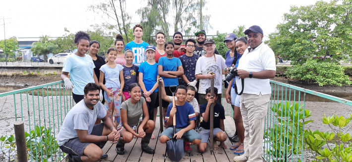 Seychelles Rising Lions Club’s environmental project     Mangrove planting at ISS