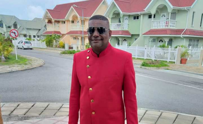 Joseph Sinon émerveille le public Mauricien avec le groupe Komiko