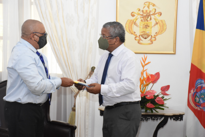 President meets retired tourism academy principal