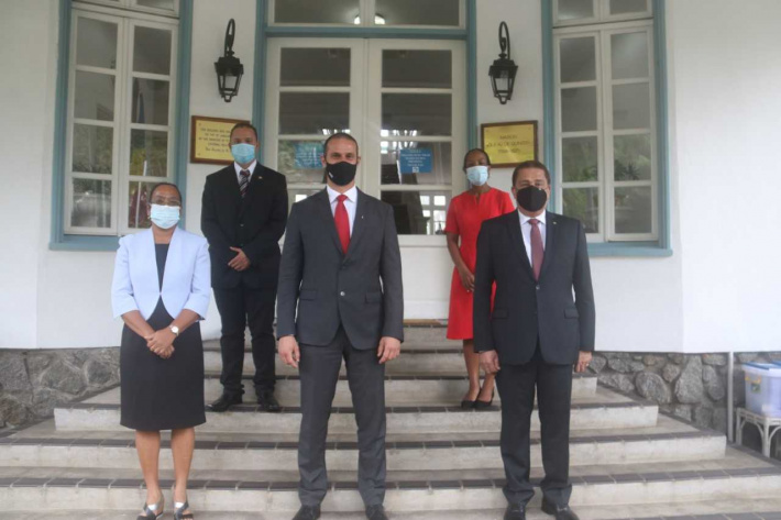 Hungarian ambassador calls on Minister Sylvestre Radegonde