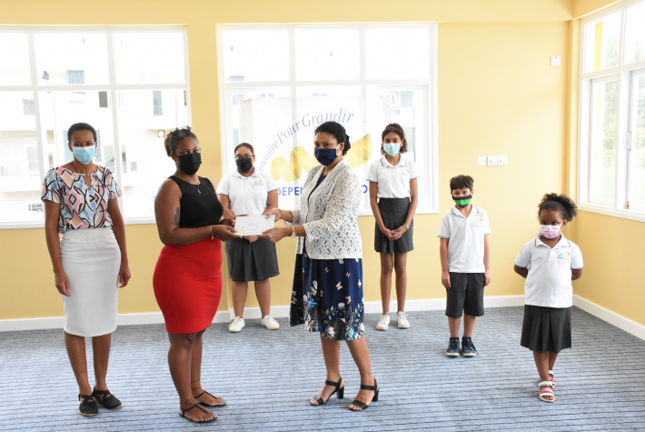 Independent School’s monetary contribution to boost medical supplies for health workers