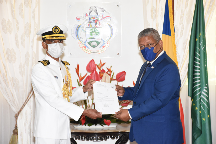 Lieutenant Colonel Attala receives instrument of appointmentas new SCG commander
