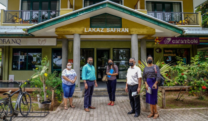 Minister for Tourism visits the small establishments of La Digue
