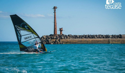 Windsurfing and kitesurfing: Mahé-Praslin crossing