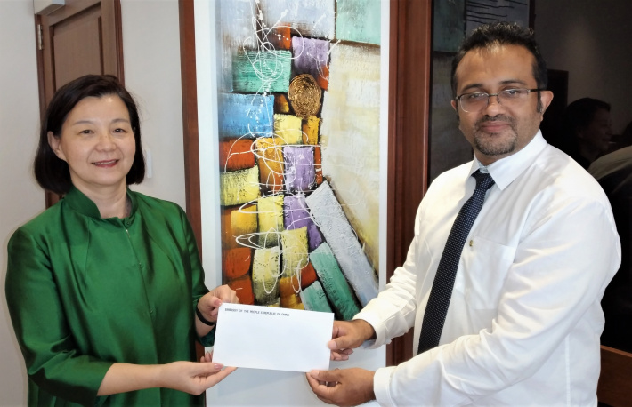 Chinese embassy donates US $20,000 to Covid relief fund