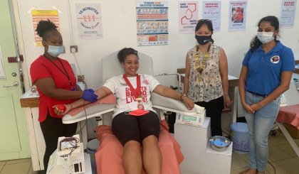 Rotarians donate blood