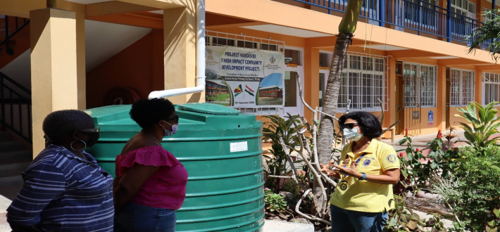 Rotary Coco de Mer donates water harvesting system to Grand Anse Praslin primary school   
