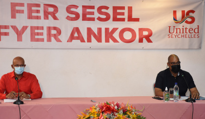 Parti US in dir i pa satisfe avek fason gouvernman pe diriz pei, in kritik plizyer bann desizyon