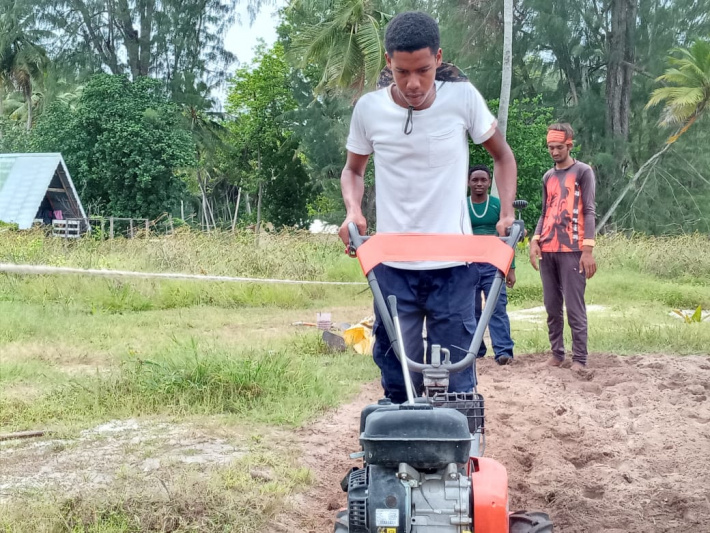 ﻿  SIAH students satisfied with work-based experience on Desroches