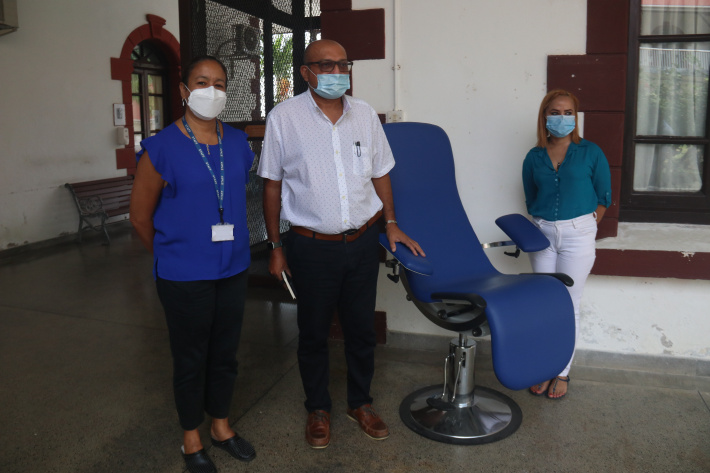 GranKaz donates phlebotomy chair to Blood Testing Unit