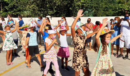 Trotters Stop celebrates Easter with hat parade and craft exhibition