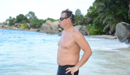    Swimming: Mahe to La Digue challenge     Extreme swimmer Andre Wiersig stops his challenge   