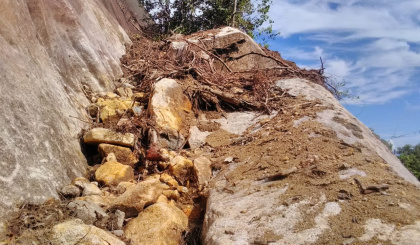 Disaster risk mitigation unit visit Trois Frères following avalanche