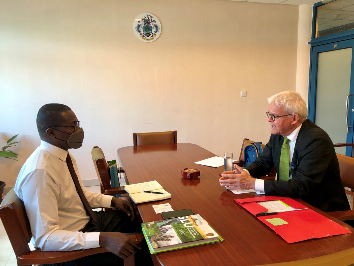 Seychelles consul general to Sweden calls on Minister Joubert