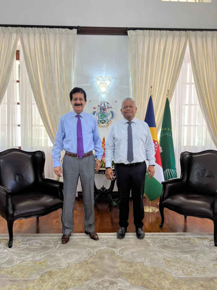 Retired Nouvobanq CEO pays farewell call on President Ramkalawan