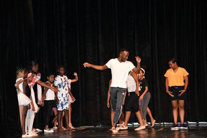 Renowned British dancer hosts one-week intensive dance workshop   