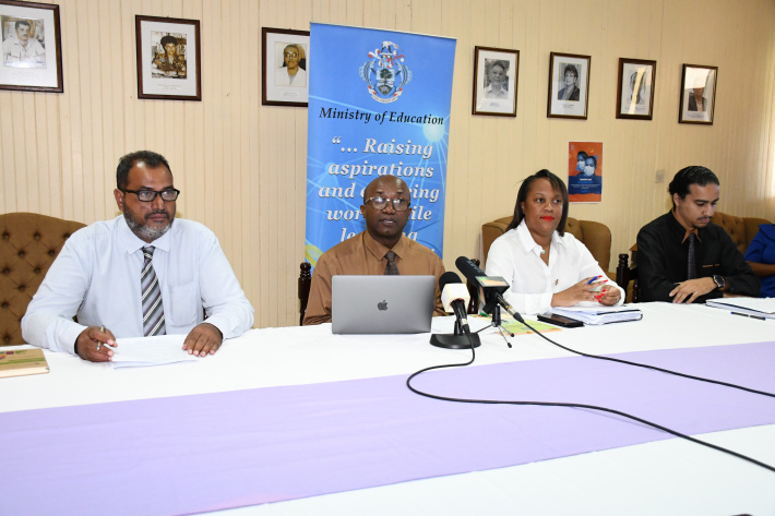 P6, IGCSE, DELF and A-level examinations for 2022