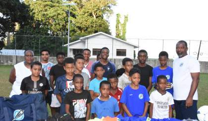 Football  Newly-formed St Louis Challengers receive new batch of equipment