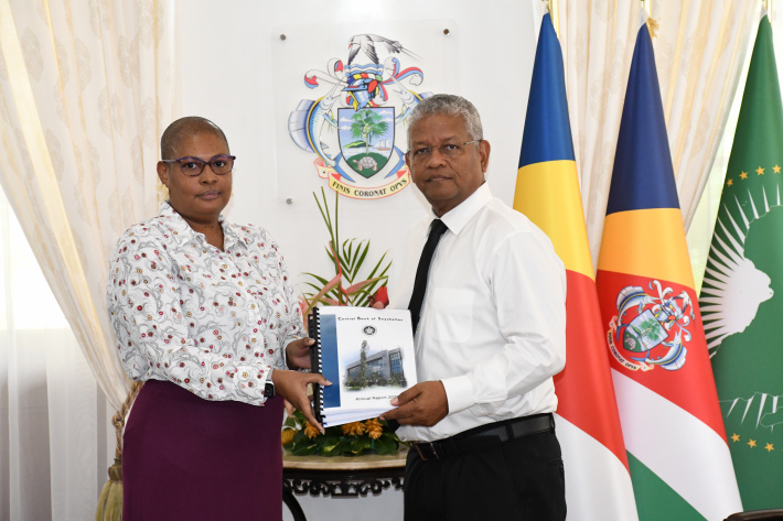 CBS governor presents annual report to President Ramkalawan