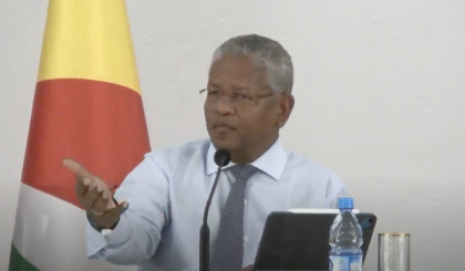 Public meeting on La Digue