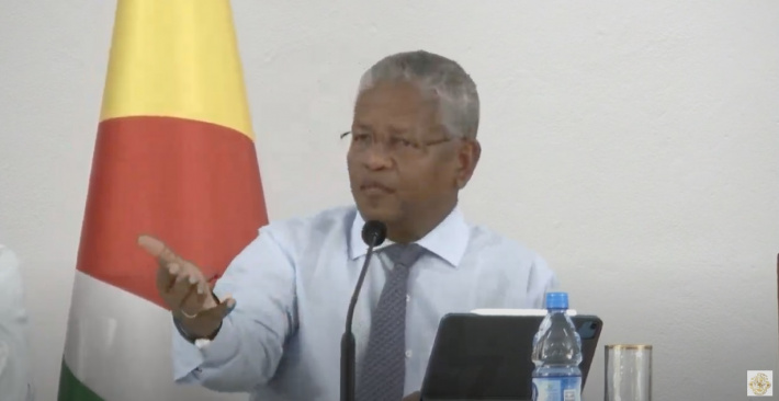 Public meeting on La Digue