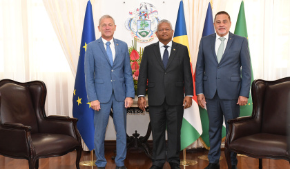 Le chef de la délégation de l’UE rend une visite d'adieu au Président Ramkalawan