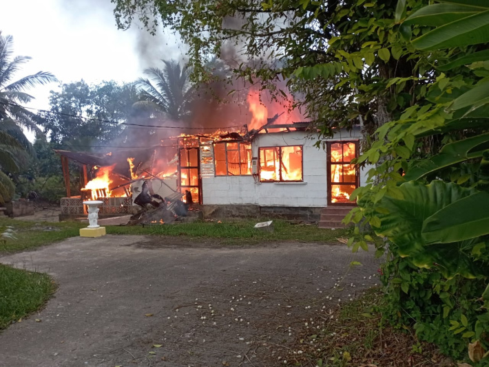 Fire completely destroys a house at Anse Aux Pins